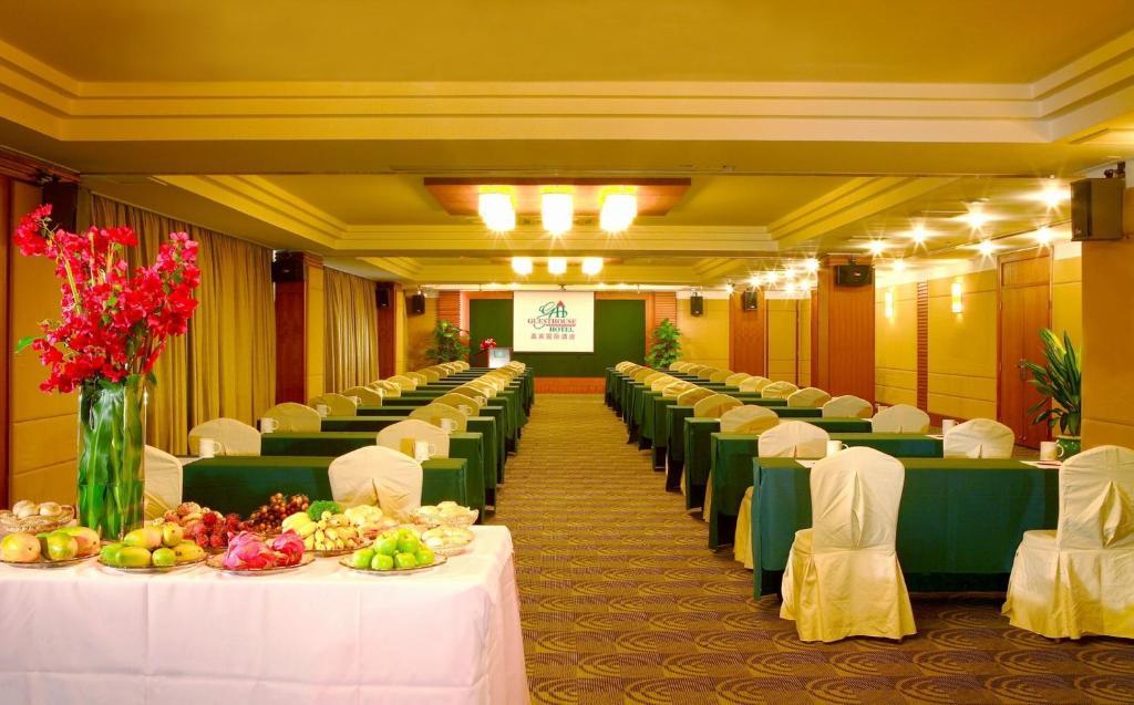 Guesthouse International Hotel Саня Екстериор снимка
