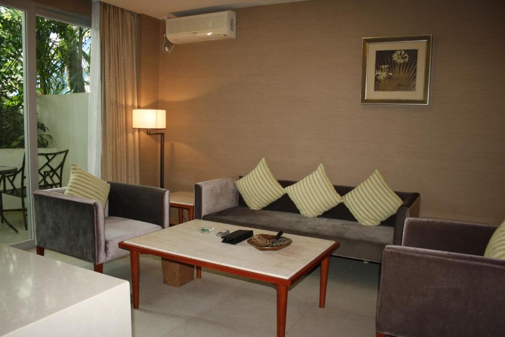 Guesthouse International Hotel Саня Стая снимка